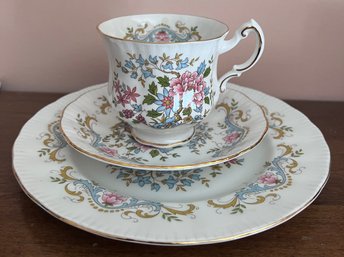 Royal Standard 'mandarin' Fine Bone China Made In England Tea Cup, Saucer & Salad Plate