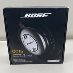 Bose QuietComfort 15 NEW IN BOX