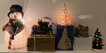 Assorted Light Up Christmas Decor - 5 Pieces