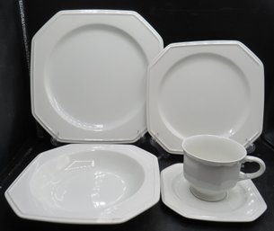 Mikasa 'continental White' Dishware Set Of 28 Pieces