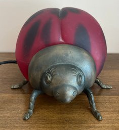 Vintage Tin Chi 1998 Ladybug Art Glass Lamp