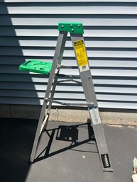 Husky 4 Foot Ladder