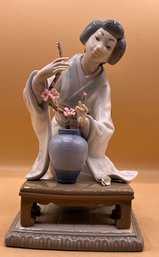 Lladro 'Japanese Flower Arranger' Figurine J-14F