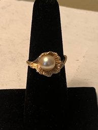 14k Gold Pearl Ring, Size 6.5 - 4.0 Grams