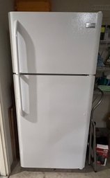 Frigidaire Refrigerator Ffht1817lw4