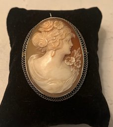 14k Gold Cameo Pendant/brooch, 10.3 Grams