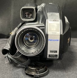Quasar 700X Digital Image Stabilization Palmcorder VHS Model VM-L152