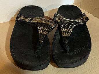 FitFlop Aztek Chada Black And Gold Sandals Size 10