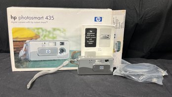 HP Photosmart 435 Digital Camera Model Q3731A With Box
