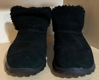 Sketchers Womens On The Go Joy-Bundle Up Chukka Black Boots Size 11