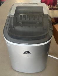 Igloo Countertop Ice Maker Model #: ICE206-TG-silver