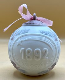 Lladro Annual 1992 Christmas Ball Ornament L5914M