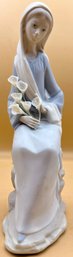 Lladro' 'Girl With Lilies Sitting' #4972 Figurine