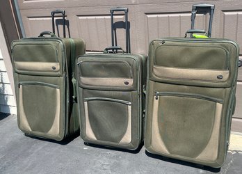 American Tourister Luggage Set- 3 Pieces