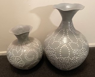 Decorative Vases, 2 Piece Lot