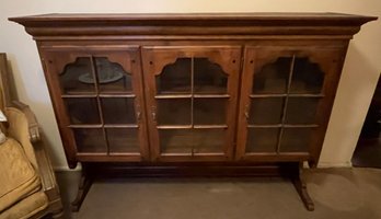 Top Hutch With Glass Cabinets