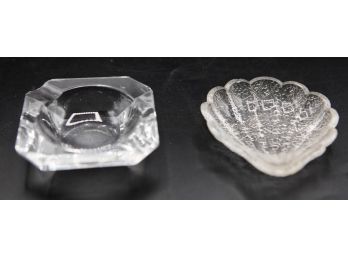 1 Small Glass Ash Tray And 1 Glass Sea Shell (235)