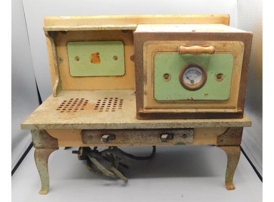 Vintage Electric 'Little Lady' Ranges, Toy Stove/Oven Kokomo, Indiana, USA