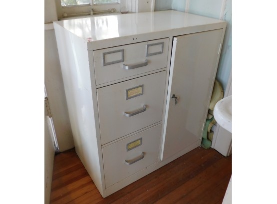 3 Draw File Cabinet With Locking Side Cabinet