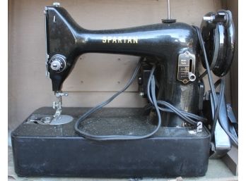 Vintage Singer Spartan Model 192K Sewing Machine W/CASE