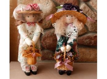 A Pair Of Vintage Dolls (2136)