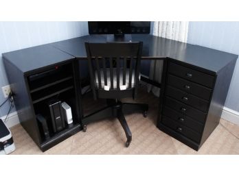 Black Wooden Corner Desk W/ Chair On Wheels - 3 Separate Pieces - H30' X L16' X L16' X W20' (2056)