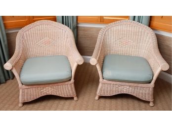 Set Of 2 Wicker Chairs W/ Cushion - Wicker By Henry Link - H35' X L34' X W35'  (2034)