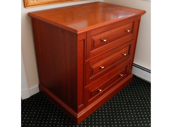 Stunning 3 Drawer Dresser - Heavy Solid Wood - H39.5 X L39 X W26