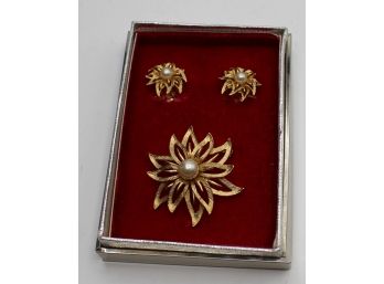 Usner Faux Pearl Gold Plated Flower Brooch & Clip On Earring Set
