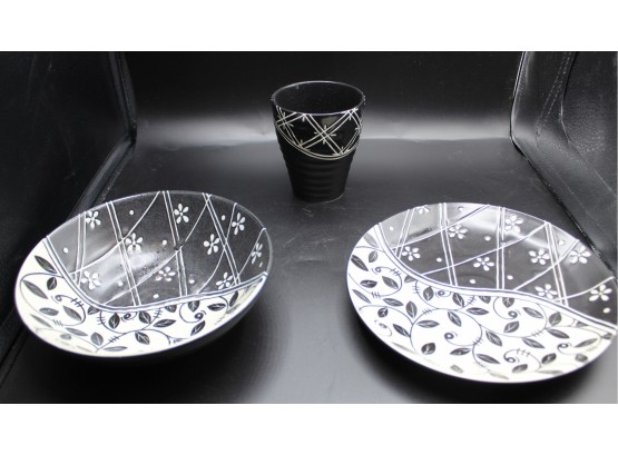 Katera Tabletops Lifestyles Handcrafted Black & White Dinnerware Set