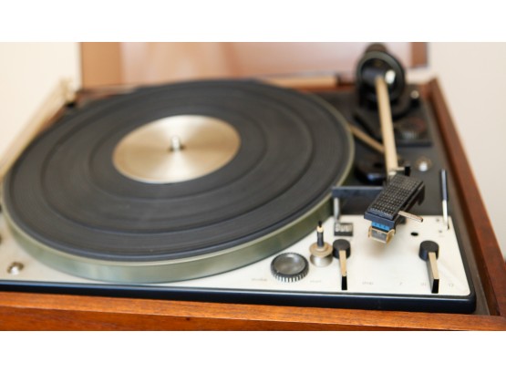 Vintage United Audio Record Player -  (LR)