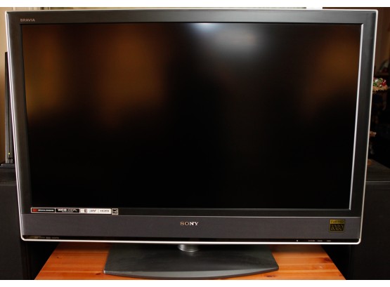 46' Sony Television W/ Remote  - Model# 46V2500 - Serial# 8015075 (SR)