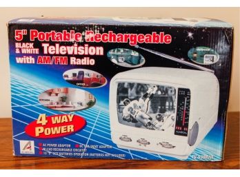 127mm Portatif ET Rechargeable Television - AM FM Radio - In Original Box   (BR3)