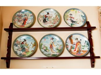Lot Of 6 Imperial Jingdezhen Porcelain Decorative Porcelain Dishes W/ Wooden Rack  - The Palace Museum (LR)