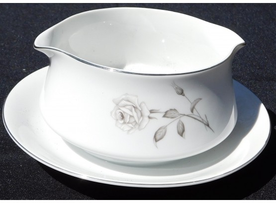 Creative Manor Fine China Gravy Boat With Attached Under-plate