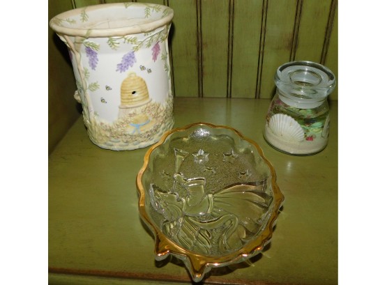 Lot With Angel Candy Dish, Candle Warmer, And Glass Sand/shell Candle