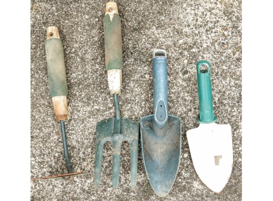 Assorted Set Of 4 Garden Hand Tools/shovels