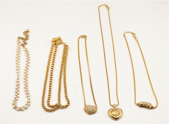 Lot Of 5 Pieces Of Gold Tone Necklaces - Costume Jewelry