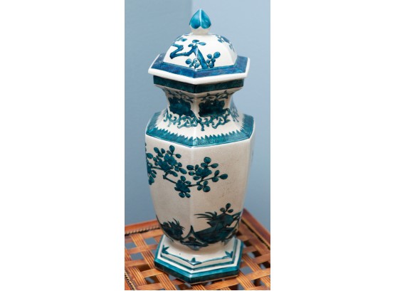 Stunning Blue And White Vase W/ Lid - 6' Round X H16'