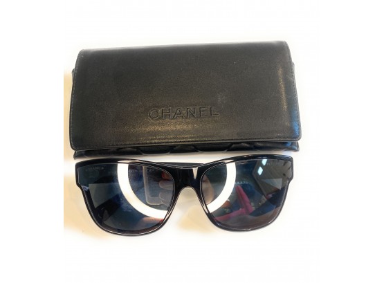 Women's Chanel Sunglasses With Case