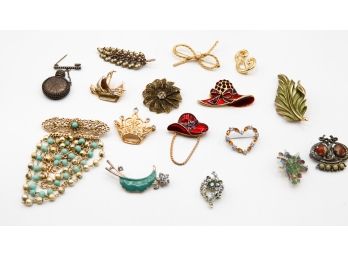 Lot Of 16 Beautiful Vintage Pins - Costume Jewelry
