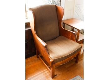 Stunning Mid Century Wooden Wingback Chair - L25' X H50' X D17'