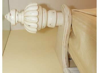 Decorative White Wash Wood Curtain Rod With Brackets
