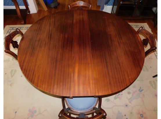 Lovey Round Dinner Table Set W/4 English Style Chairs