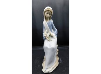 Lladro Porcelain Women With Flowers Figurine