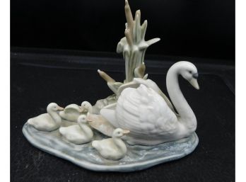 Vintage Lladro Porcelain Swan Figurine