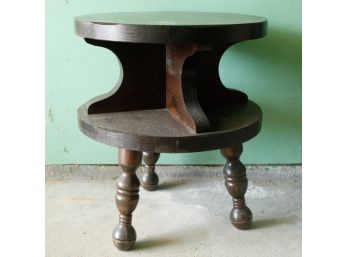Vintage Round Bennington Pine End Table - 22' Round X H26'