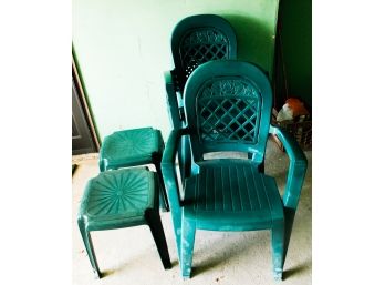 Lot Of 5 Green Plastic Chairs W/ 2 Side Tables - Stacking Armchair, Designed For Outdoor Use, One-piece Molded