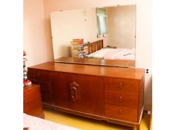 Stunning Vintage 6 Drawer Dresser W/ Large Mirror - 2 Swinging Doors W/ 3 Extra Drawers - L72' X H68' X D20'