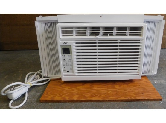 Arctic King Room Air Conditioner - 5, 000 BTU Model WWK05CR91N